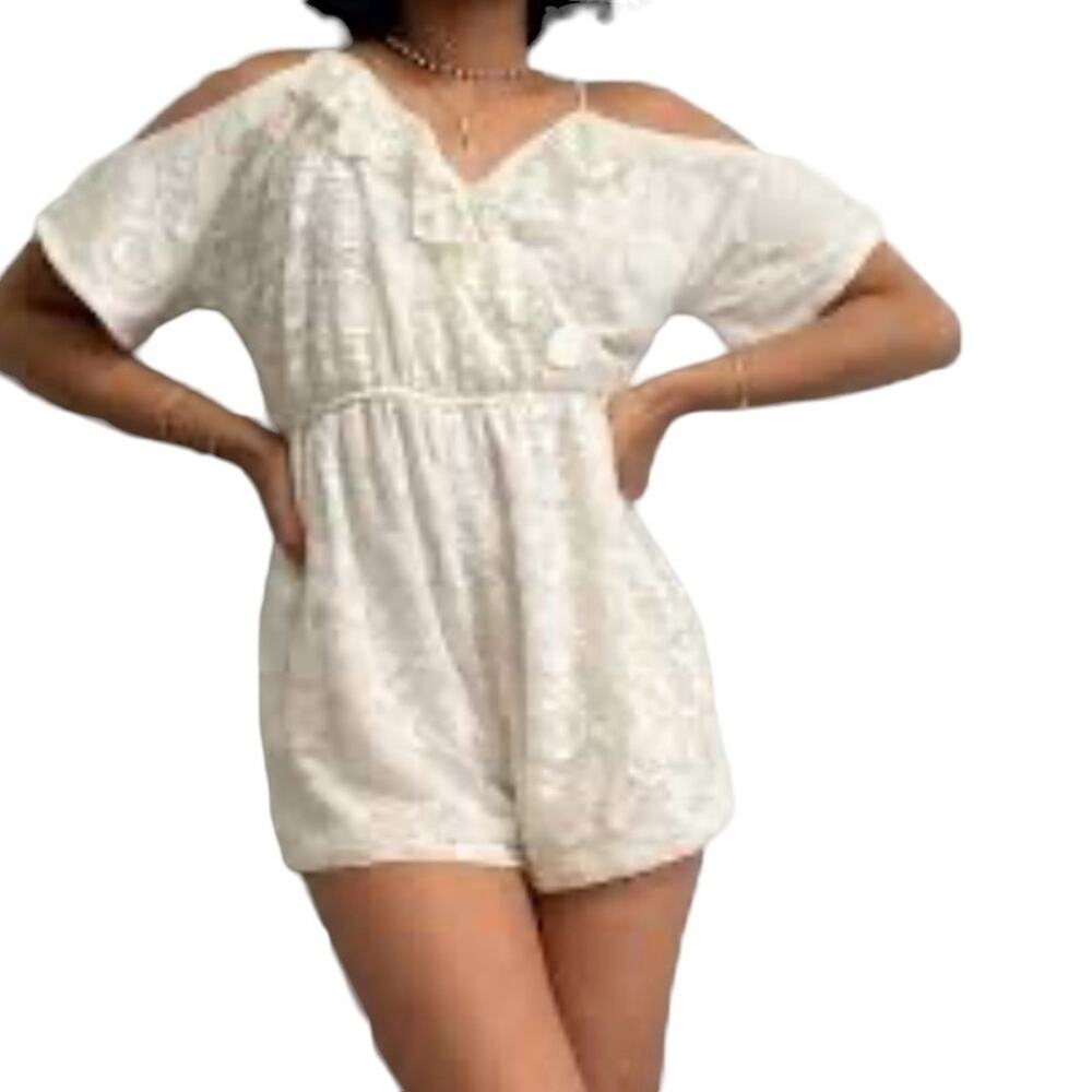 Miami Romper Womens Size S Ivory Lace Cold Shoulders Sexy Summer Beach Flirty
